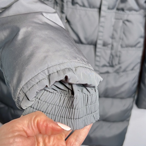 Tahari Shawl Collar Hidden Hood Down Puffer Coat size XS - Picture 5 of 12